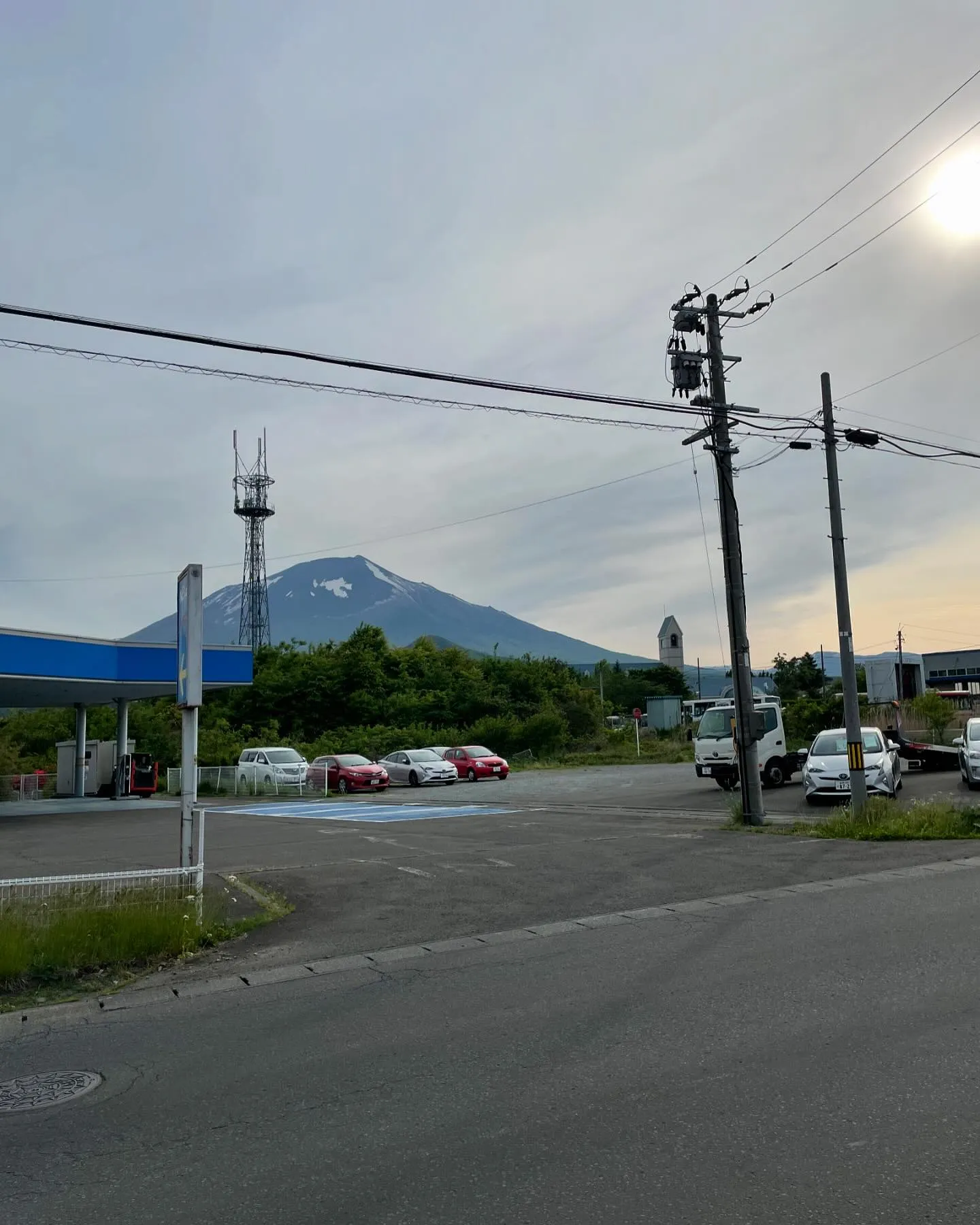 朝、相続手続きが終わったご依頼者様の未登記建物の書類を提出に...