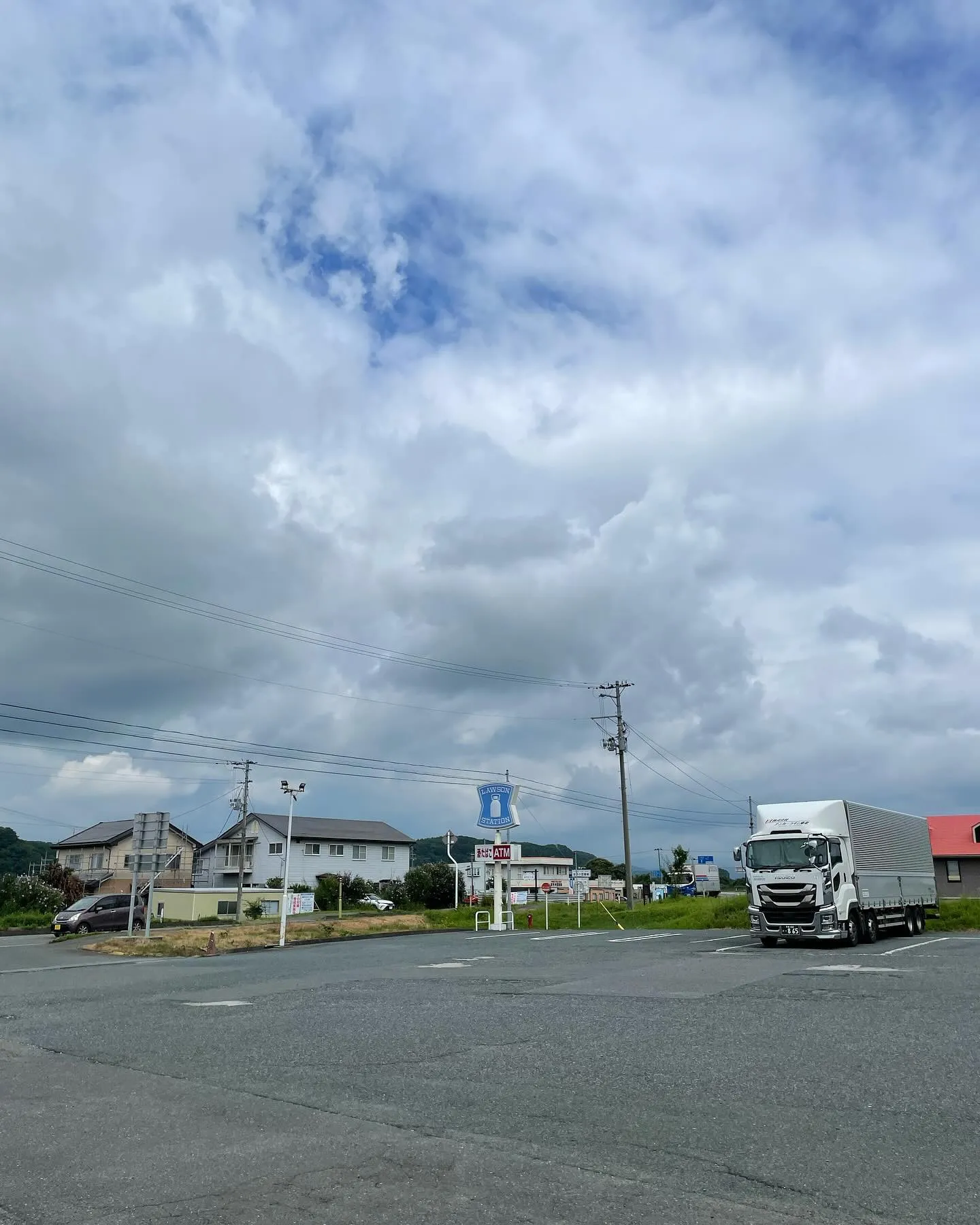 今日は朝イチでお世話になっている葬儀社を訪問し、ついでに成年...