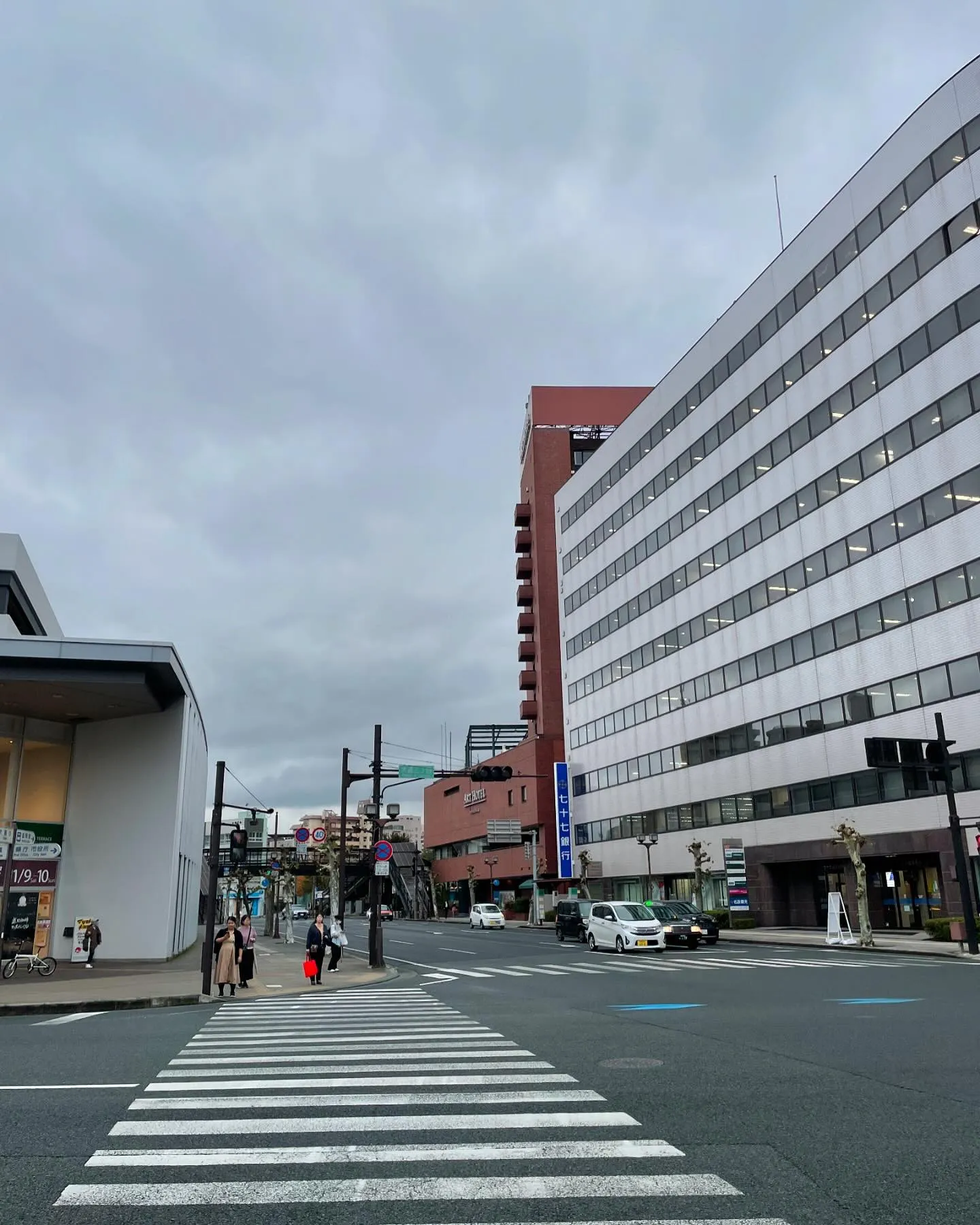 今日は、朝からずっと戸籍を読んで、ひたすら職務上請求書を書き...