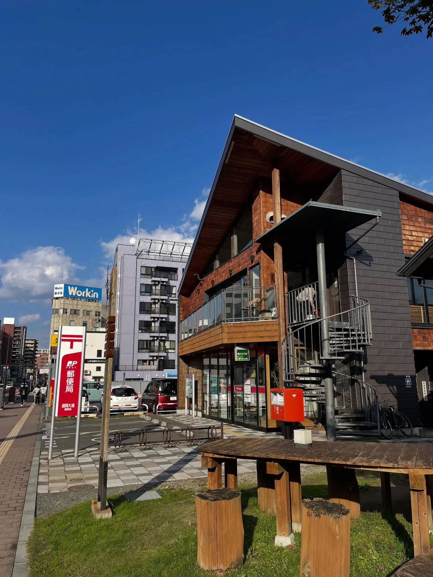 今日は朝から、あちこちへの連絡などなどから始まり、届いてる戸...