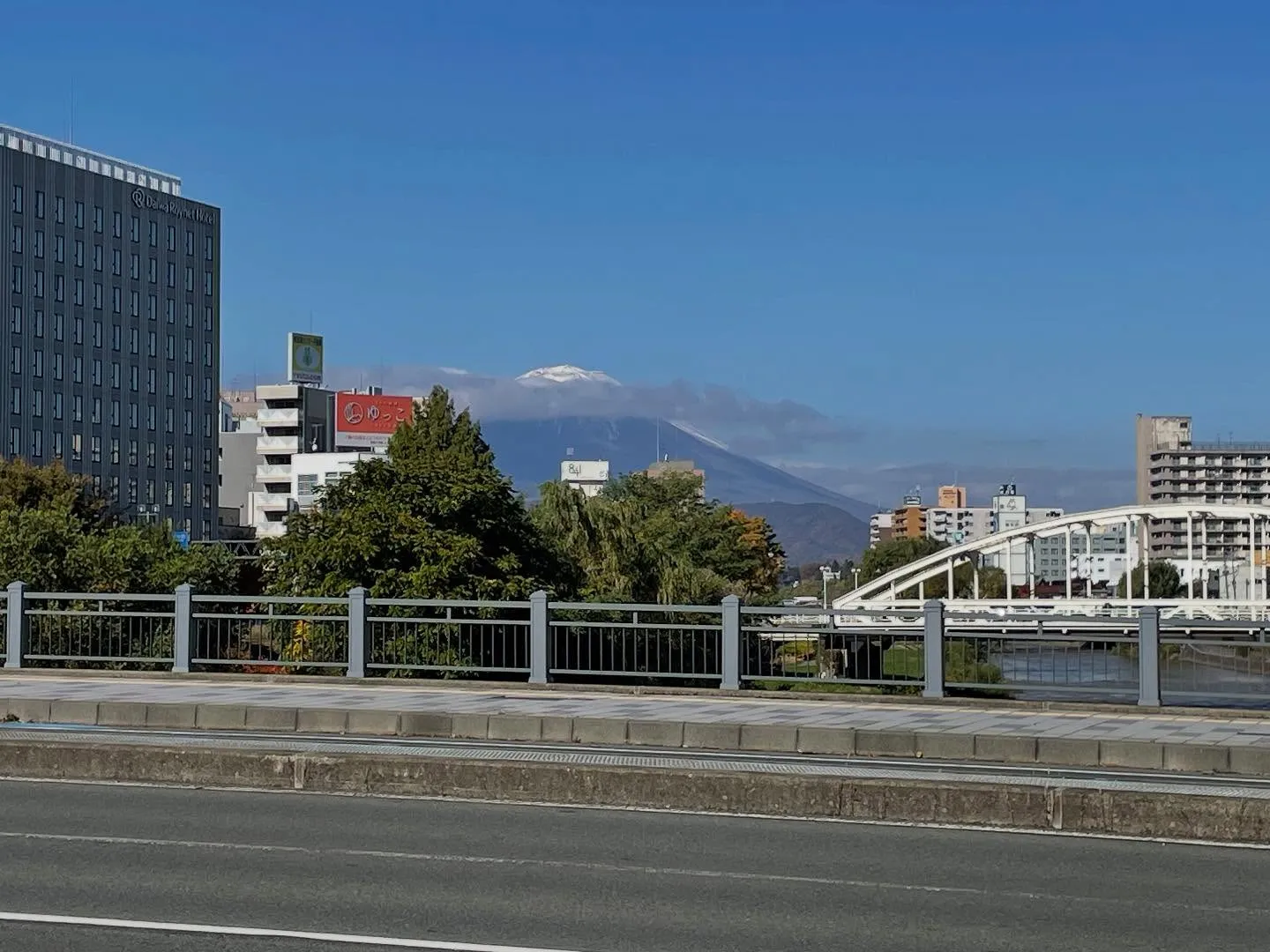 今日は朝イチで郵便局と銀行を廻って、それぞれ相続手続きをお願...