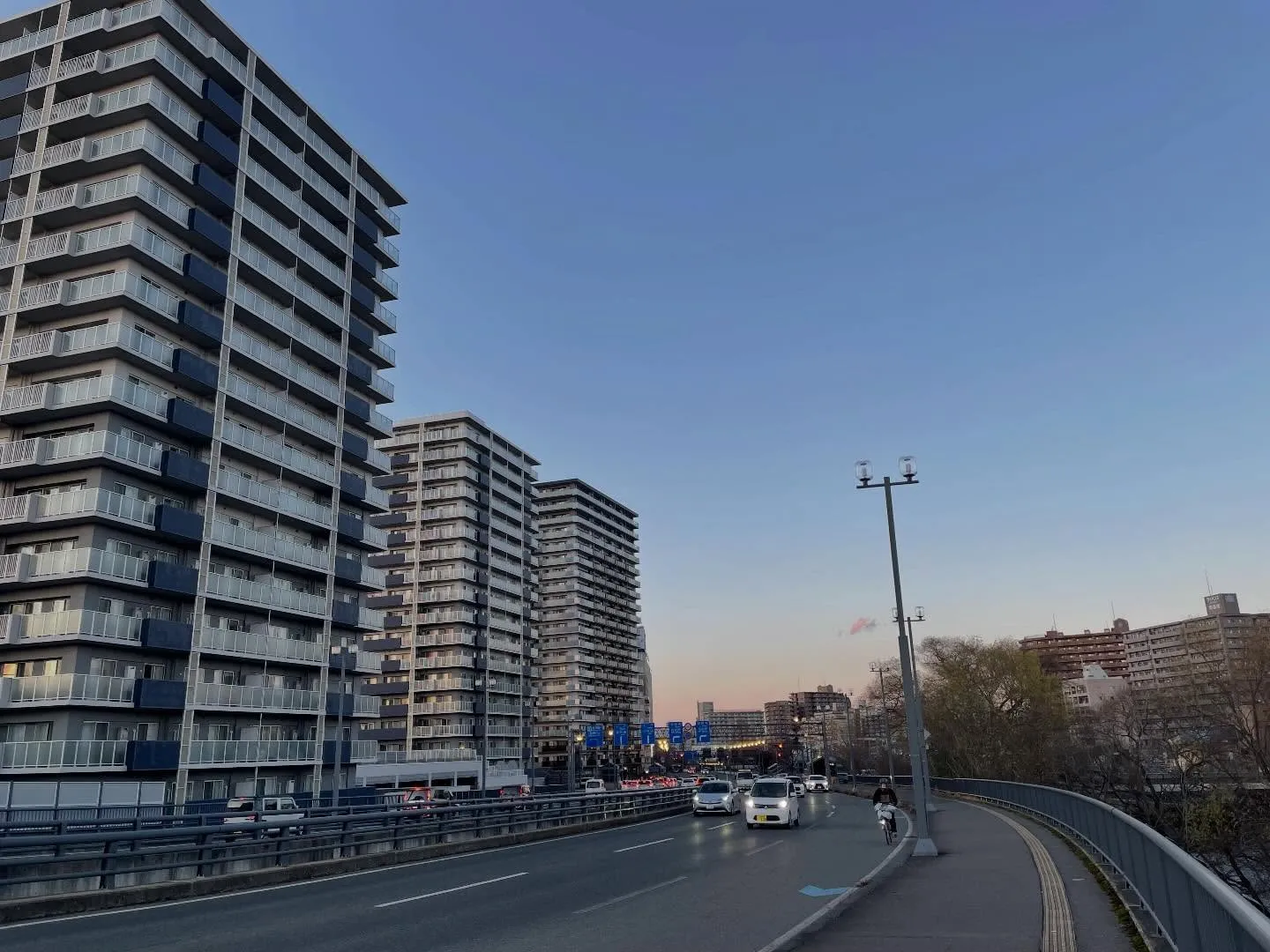 今日は朝からお客様宅を訪問、税理士さんと一緒に手続きの説明を...