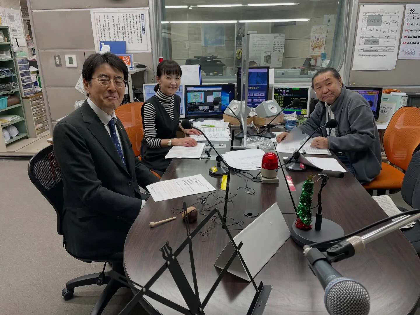 今日は朝から遺産分割協議書の郵送、伝票の整理をして、ラジオ出...