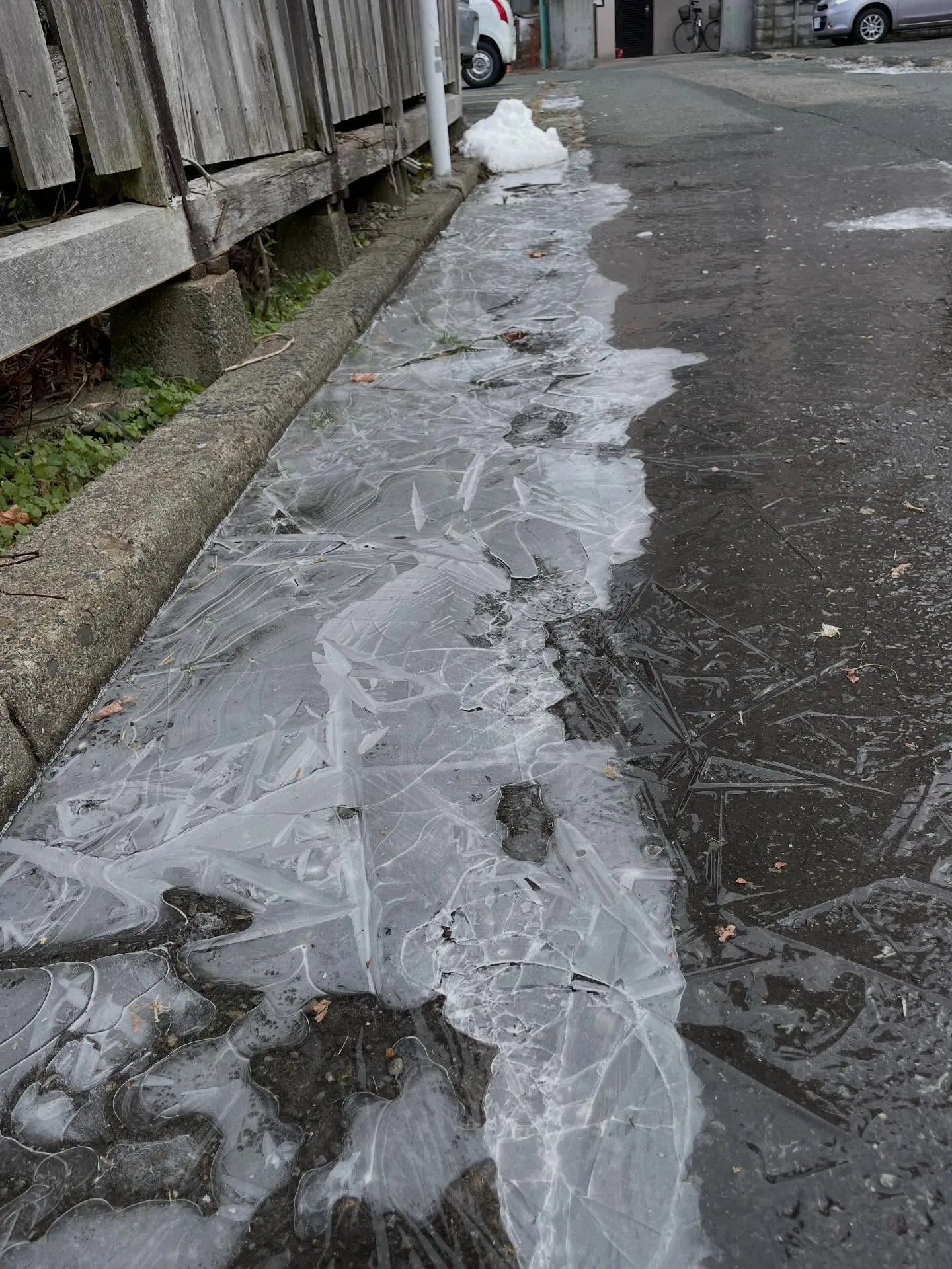 今日も朝イチでお客様との面談、その後に銀行巡りと書類作成、お...