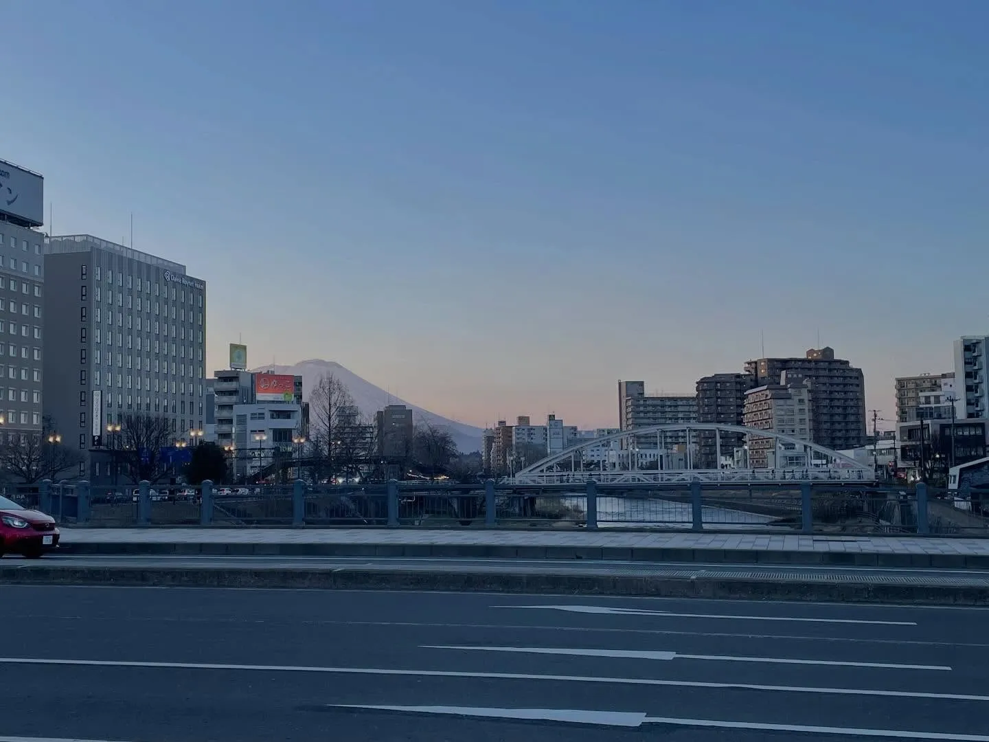 昨日ご依頼頂いた相続手続き、早速銀行や證券会社に連絡して手続...