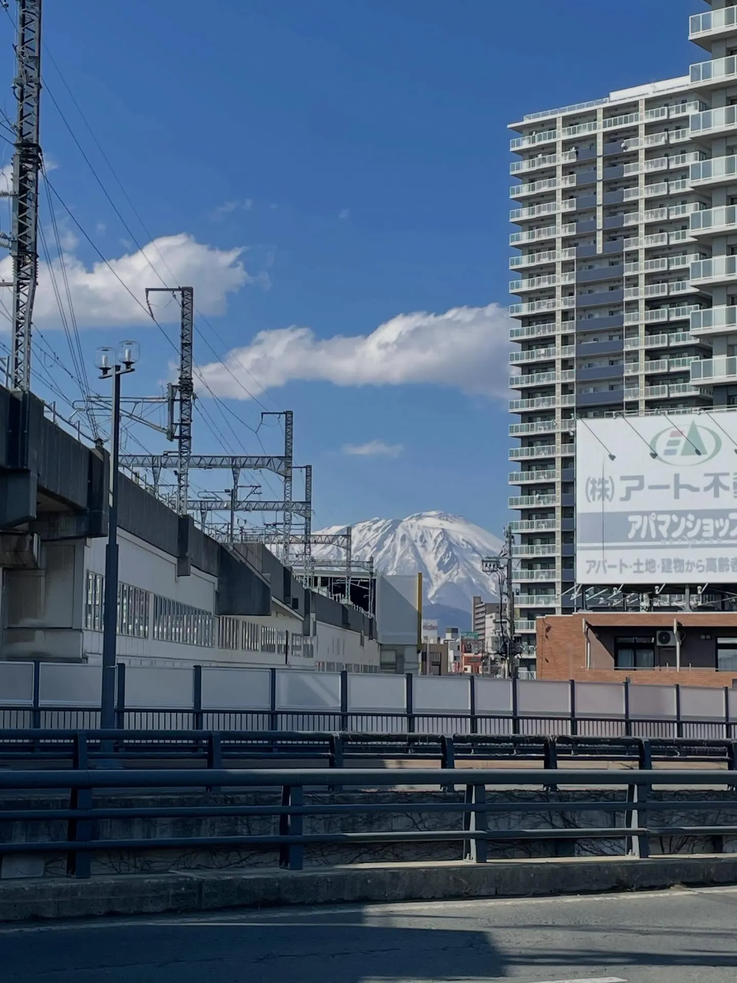 午前中に自治会の会計の打ち合わせをした後、午後から相続手続き...