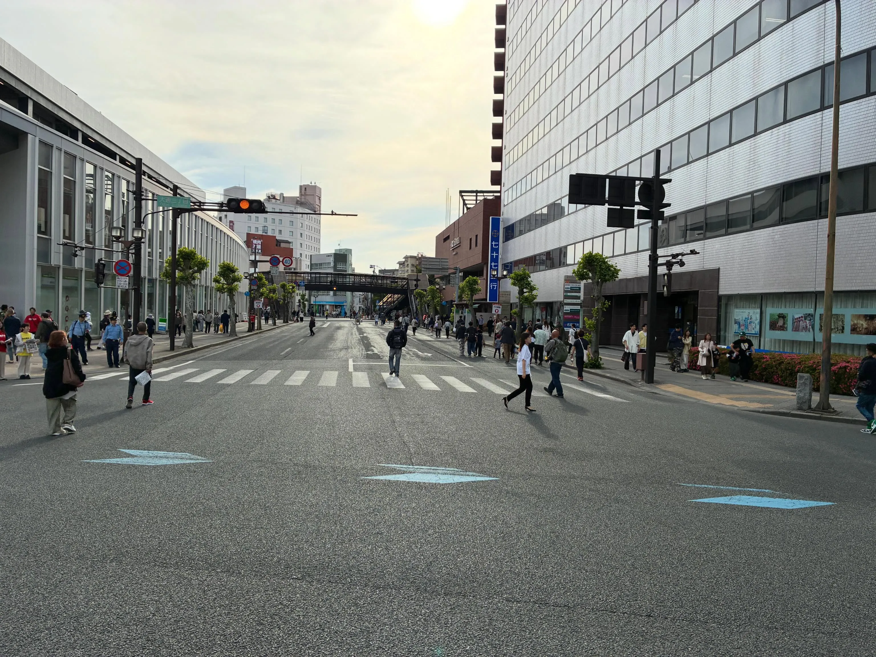 今日はいつも通りに事務所に入って、渋滞していた仕事を片付けて...