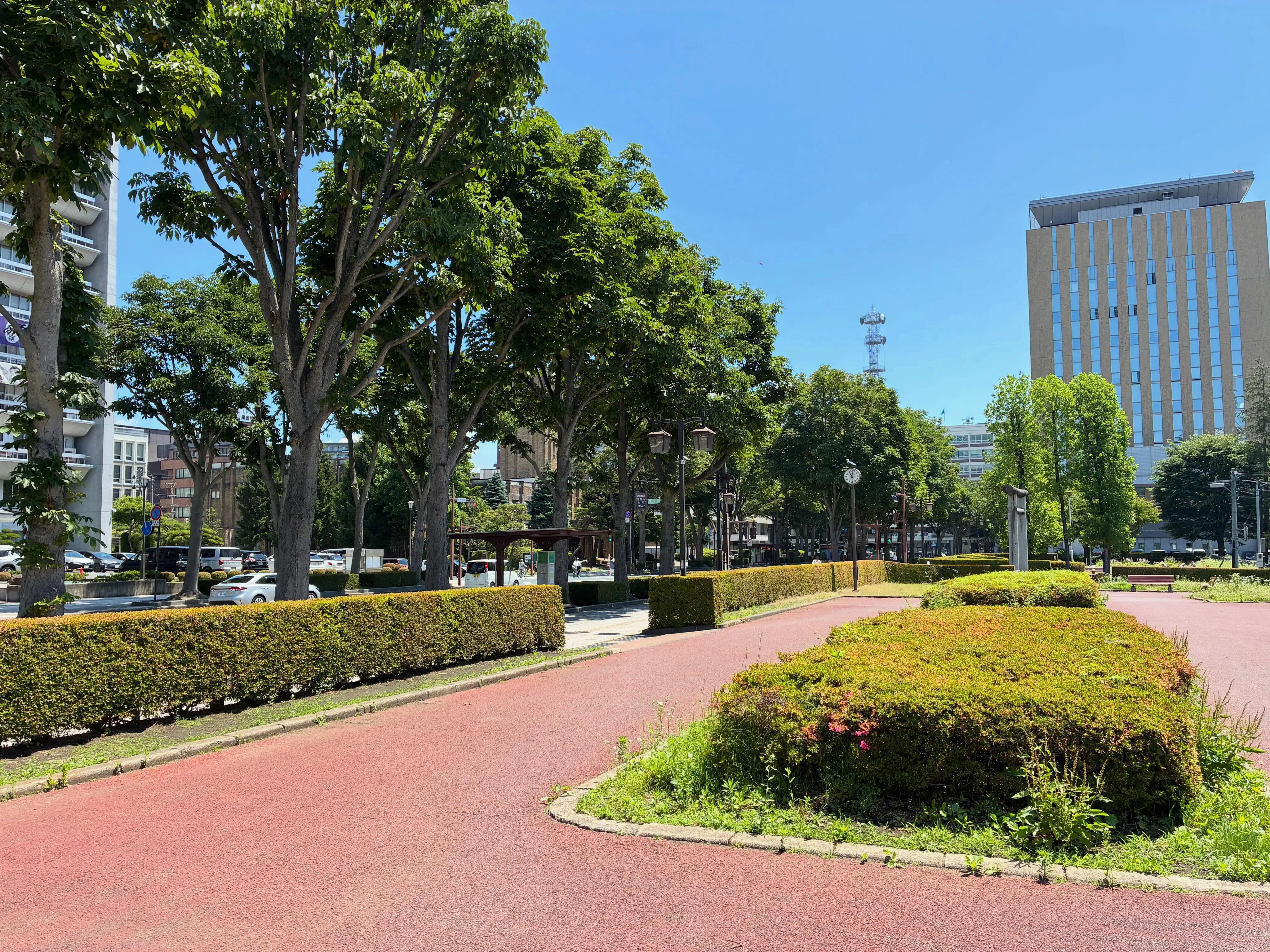 今日、午前いっぱい銀行巡りで残高証明とか取引明細を取り、午後...