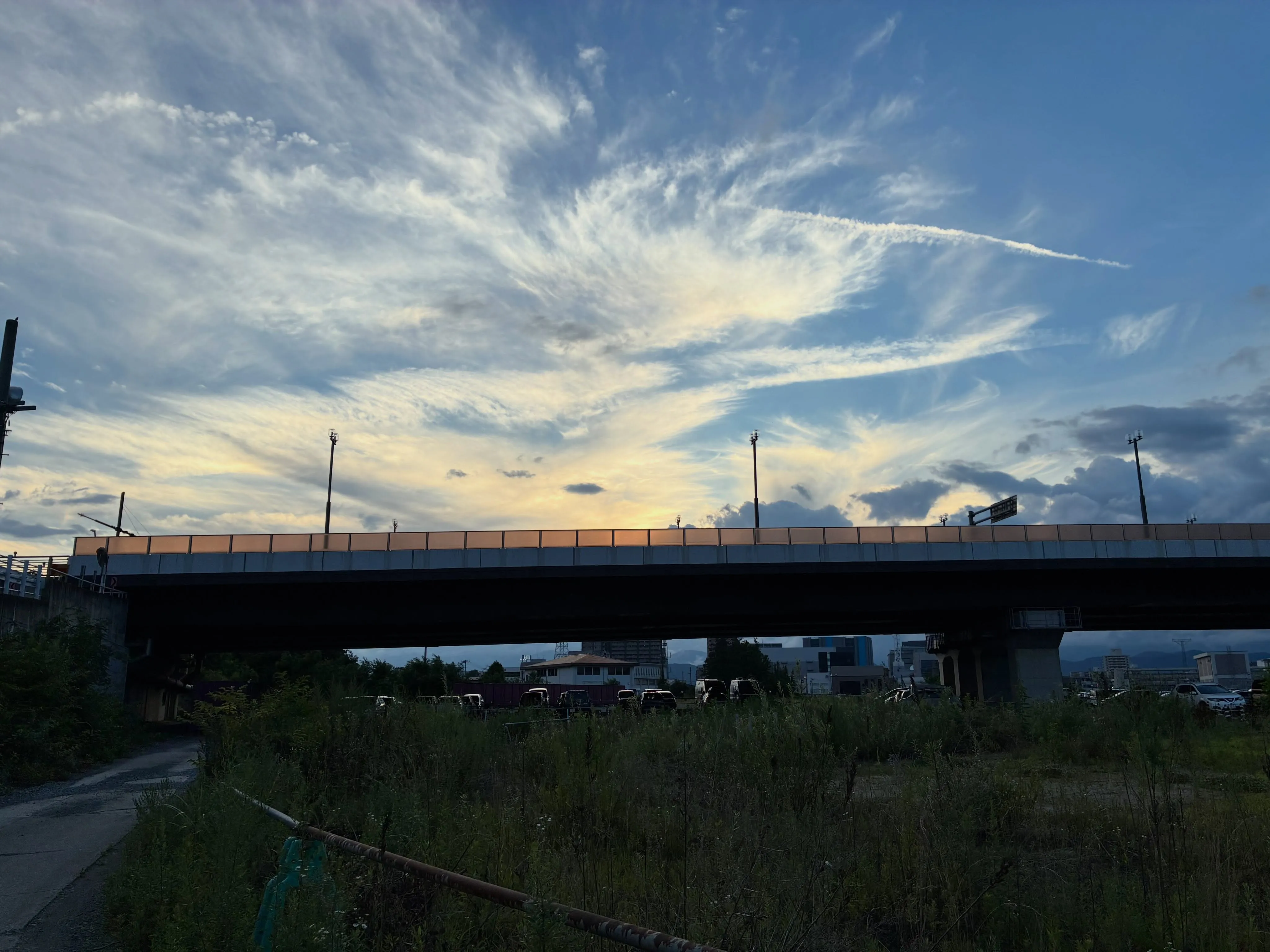 朝から補助者さんに銀行関係の手続きをお願いして、その間にお客...